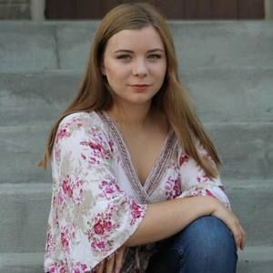 Meet your Posher, Claire ina